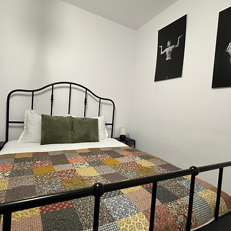 Garsoniera In Complex Rezidential Leilighet Bucureşti Eksteriør bilde