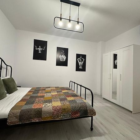 Garsoniera In Complex Rezidential Leilighet Bucureşti Eksteriør bilde