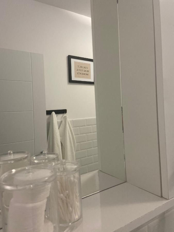 Garsoniera In Complex Rezidential Leilighet Bucureşti Eksteriør bilde